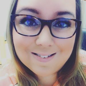 Meet your Posher, Lea